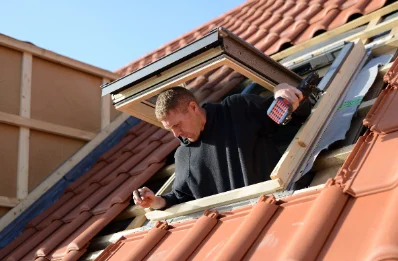 Pose de fenêtres de toit Velux à Compolibat